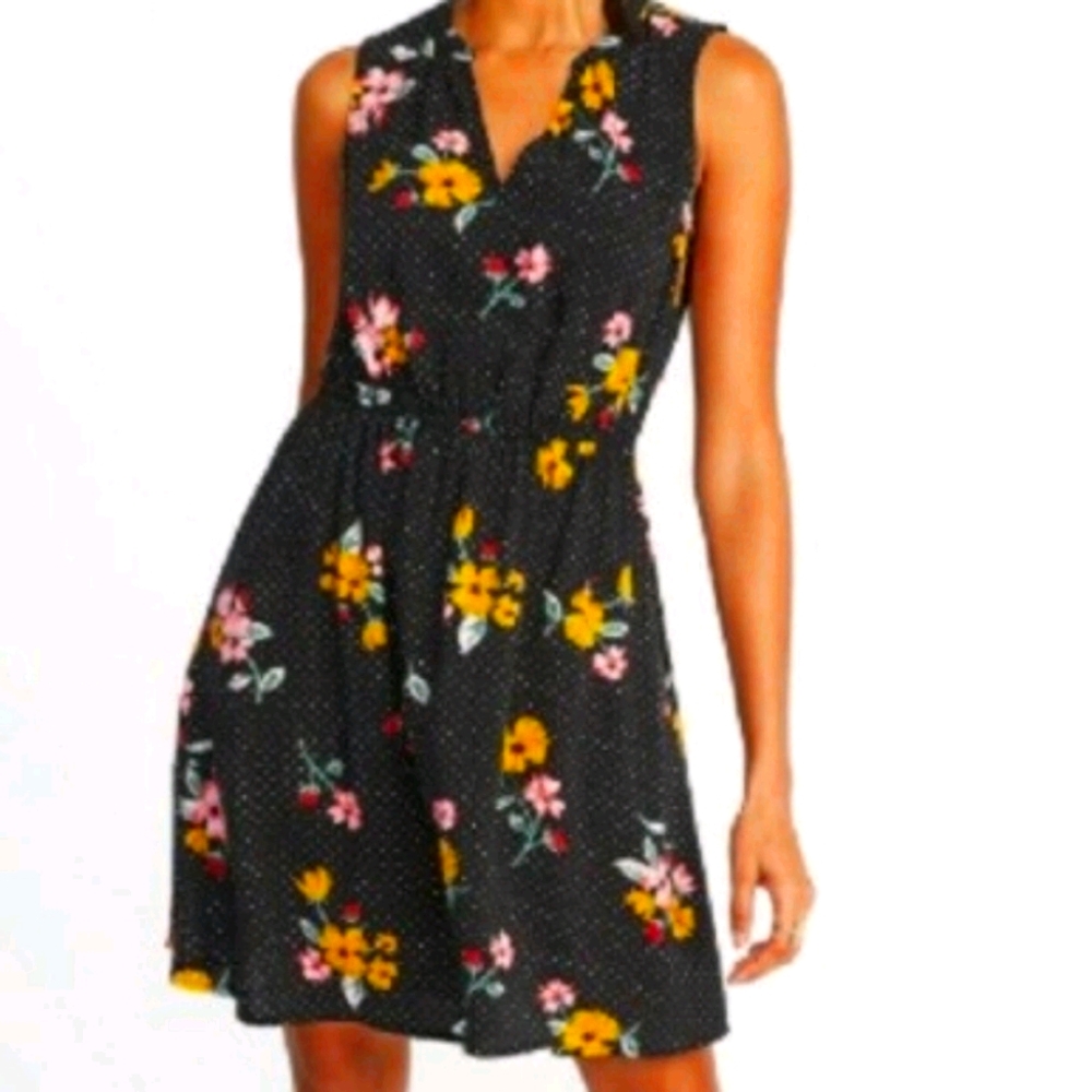 Old Navy floral dress with polka dots Black size L